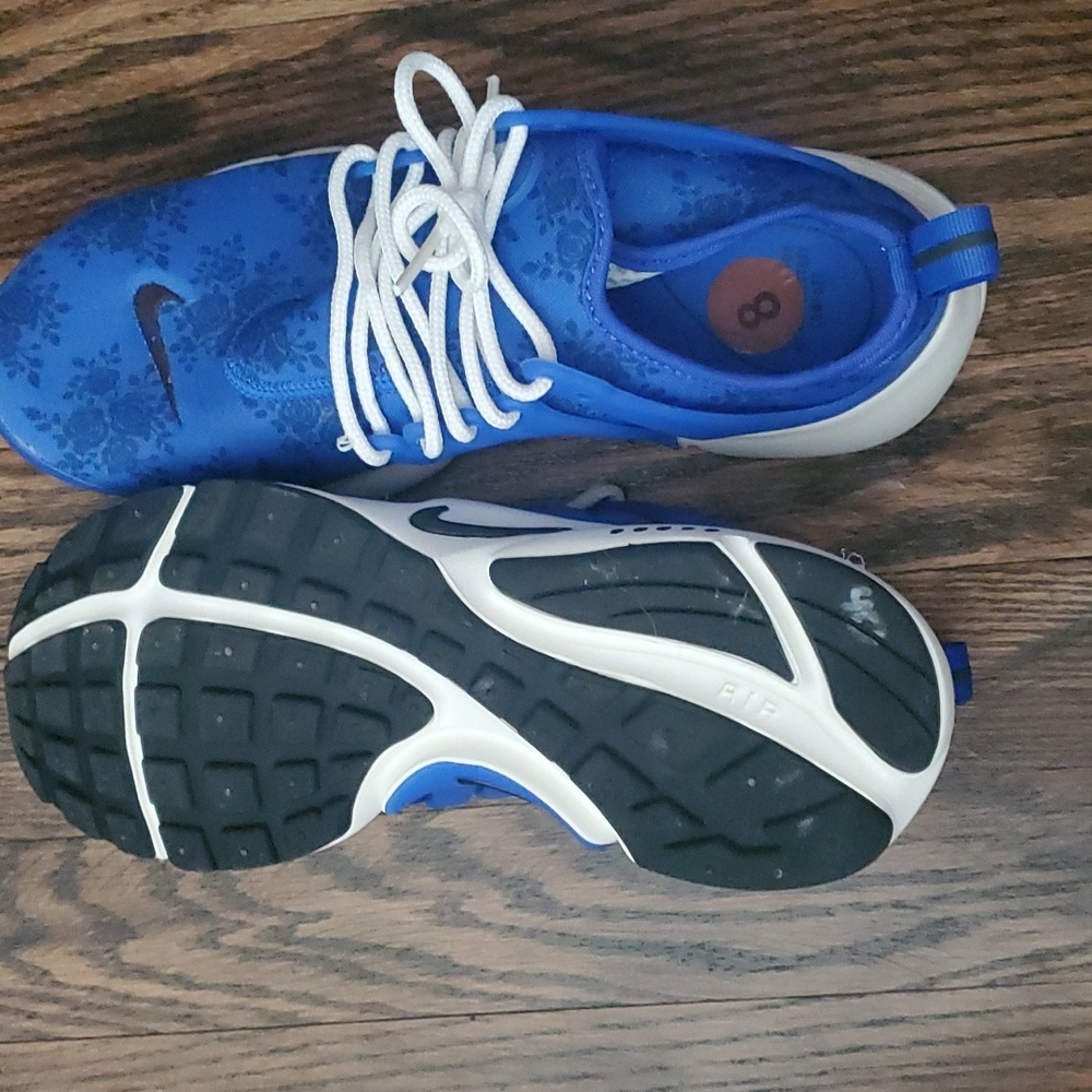 Shoes - Picture 2 of 3